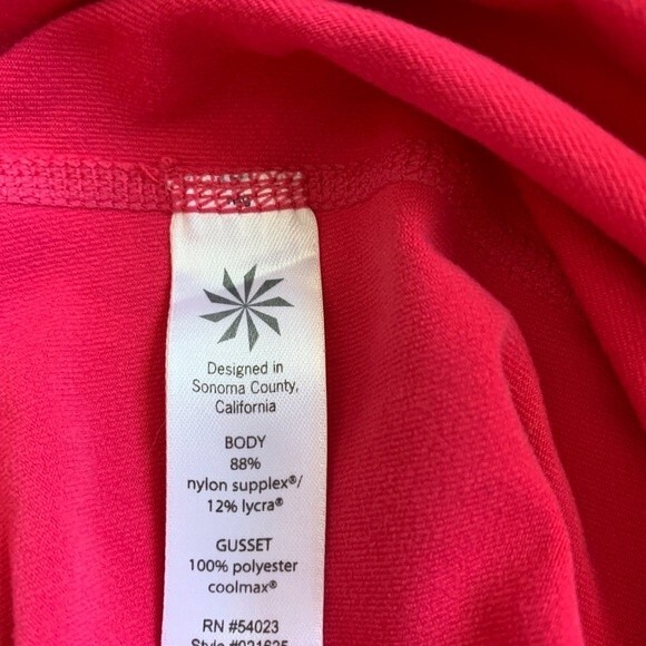 Athleta Bright Pink Mid-Rise Capri Length Leggings Size S - Picture 5 of 10